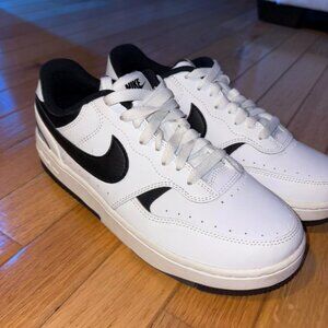 Nike Women's White and Black Trainers